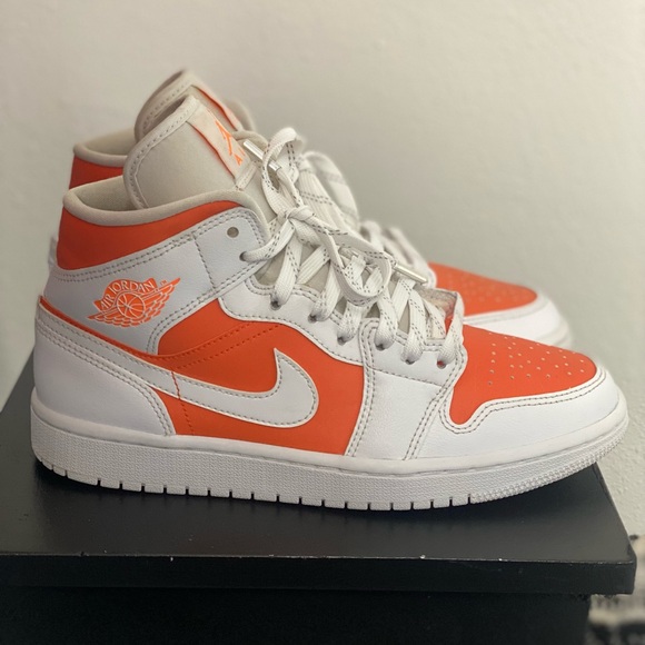 JORDAN 1 MID - Picture 1 of 6